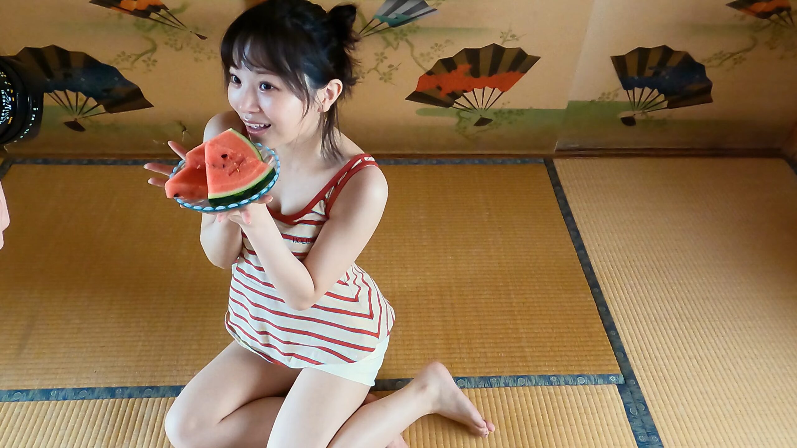 %title%【動画】スイカを食べるひー4Kグラビアメイキング映像【声優】