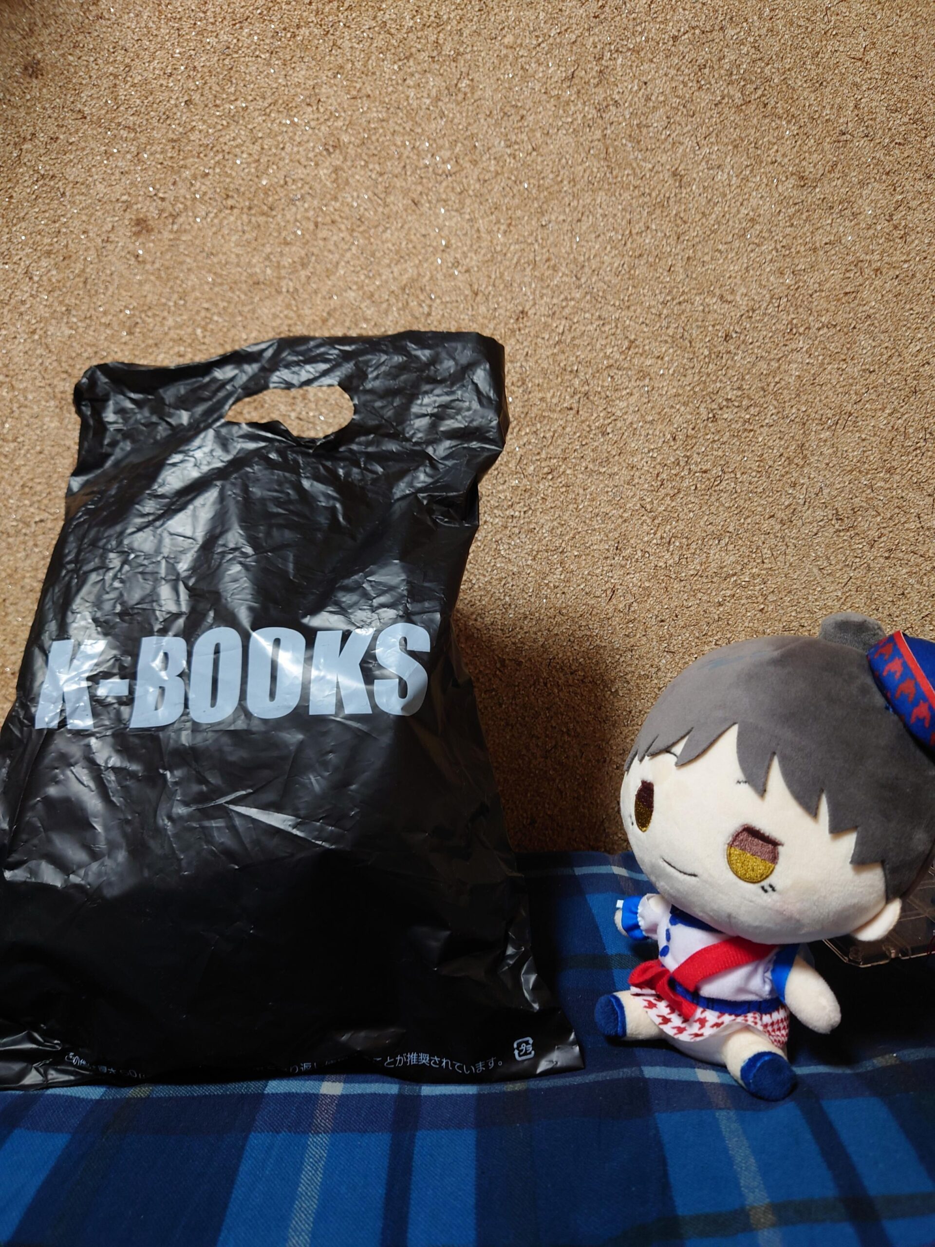 %title%【画像】恋ちゃん達のスタドリ衣装アクスタなどを東京で買った