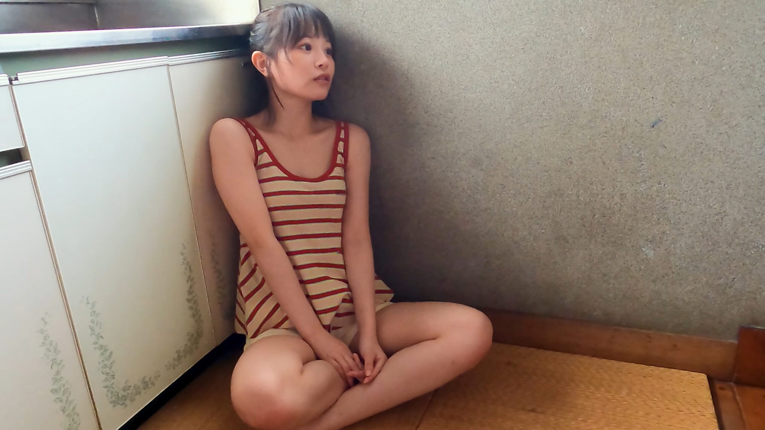 %title%【動画】スイカを食べるひー4Kグラビアメイキング映像【声優】